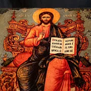 Подарочная икона деревянная "Спас-Вседержитель на троне" — фотография 7