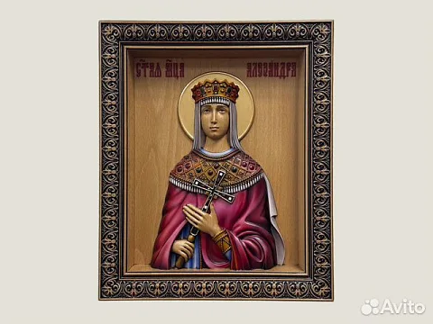 Икона резная из дерева Святая Александра — необычный подарок