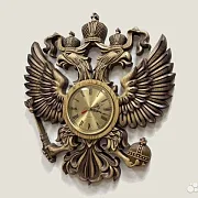 Подарочные часы с гербом РФ, резные из массива ясеня — фотография 3