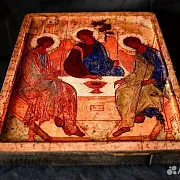 Икона с ковчегом "Пресвятая Троица"+подставка — фотография 4